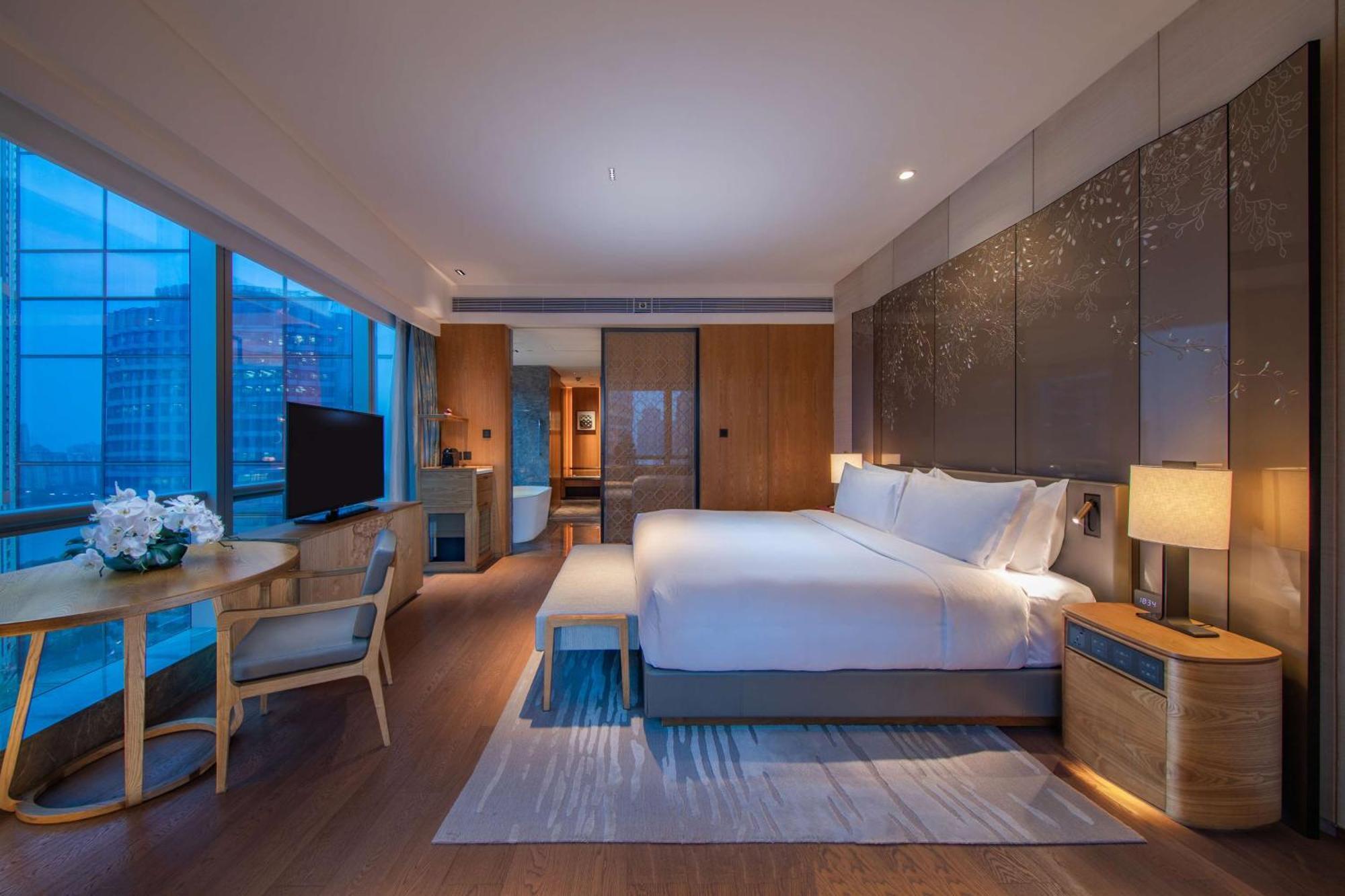 Conrad 5*